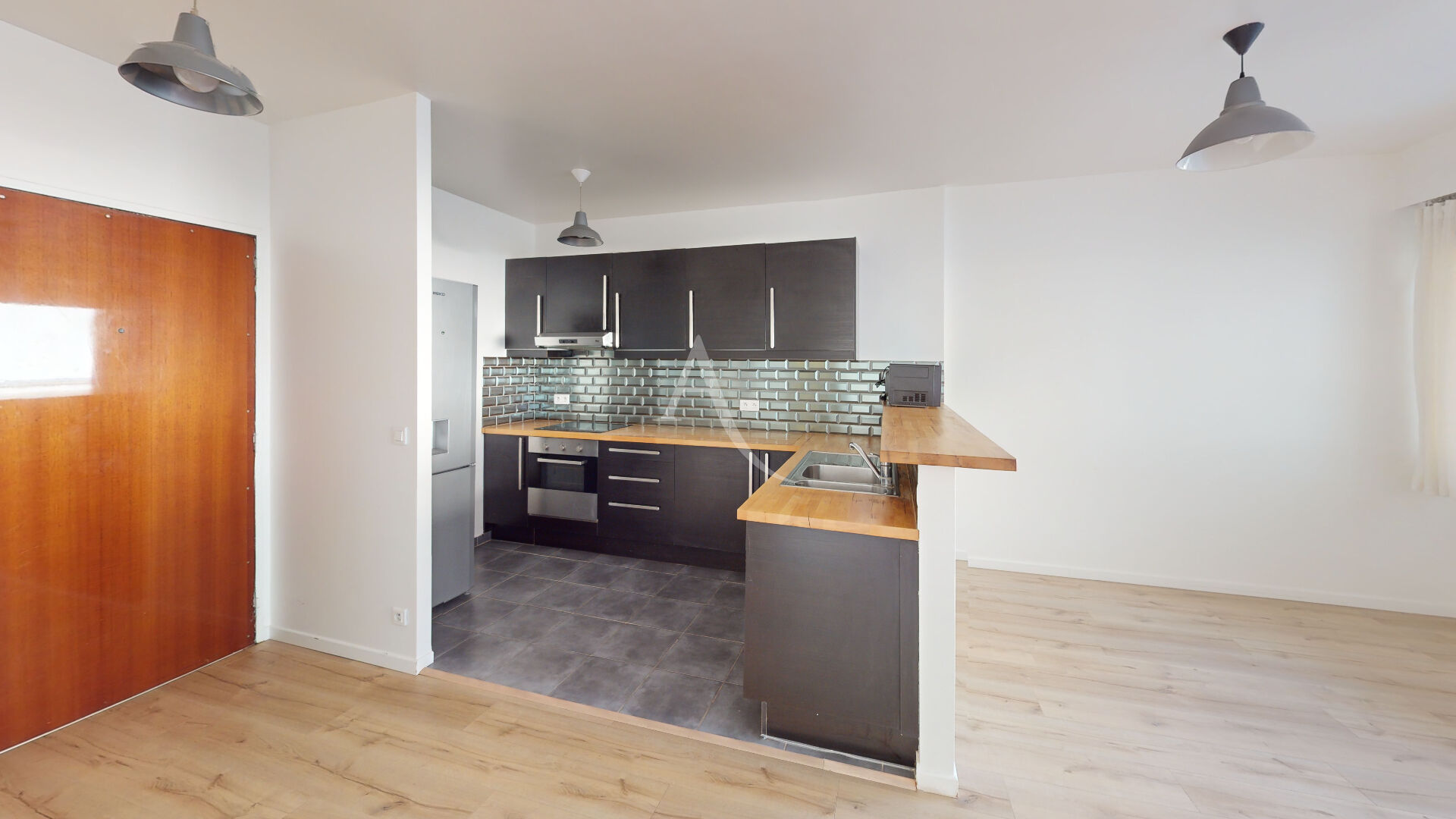 Photo Spacieux 2 pièces ! image 3/4