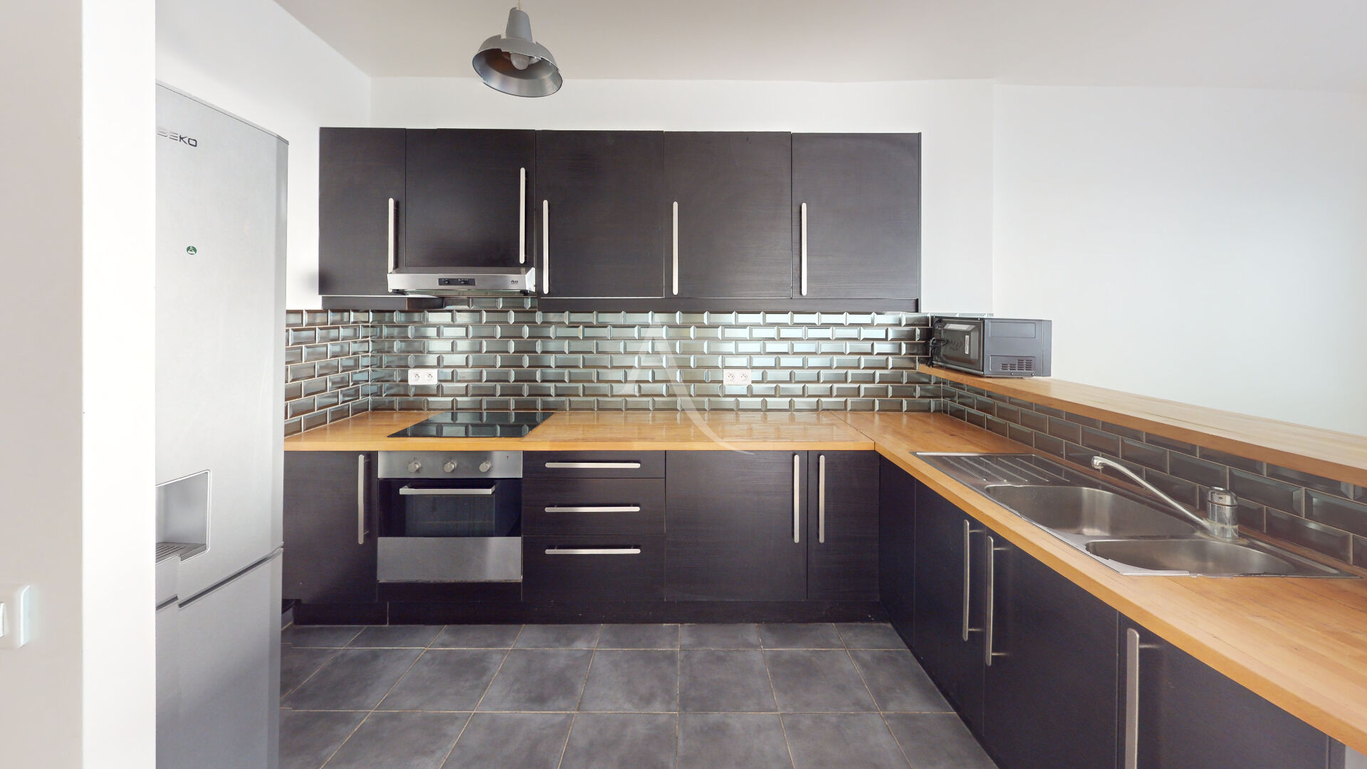 Agence immobilière de L'Adresse  DU CANAL - L'ADRESSE DU CANAL