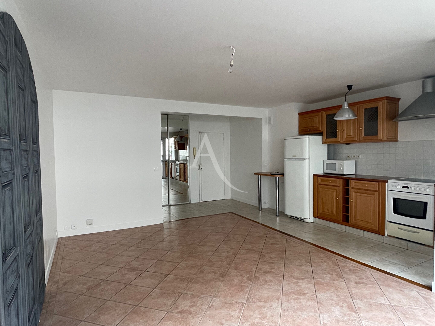 Photo Grand 2P vide avec deux balcons image 3/6