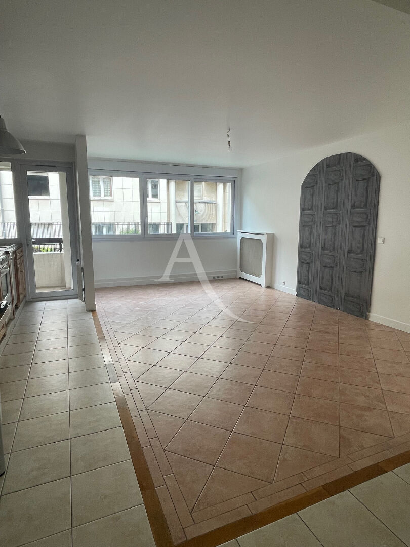 Photo Grand 2P vide avec deux balcons image 4/6