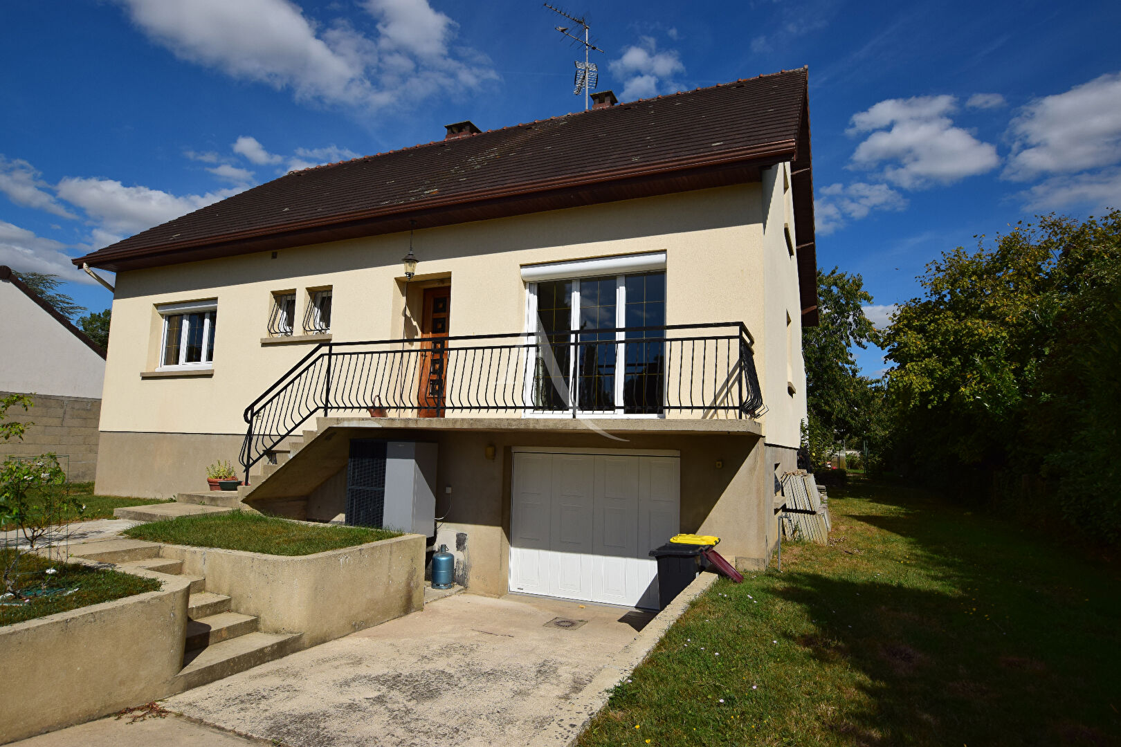 Agence immobilière de L'Adresse AGENCE DE LA HALLE - AGENCE DE LA HALLE L'ADRESSE