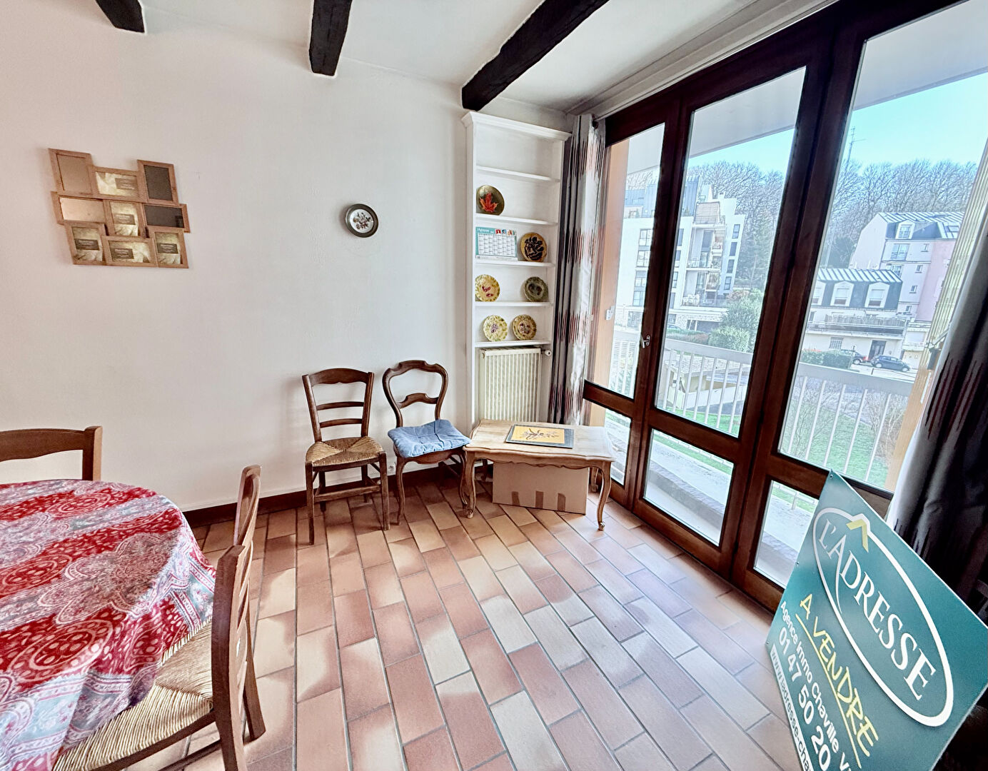 Exclusivité Appartement Chaville RG grand 5 pièces  95 m2 3 chambres 2 balcons  vue foret parking sous-sol cave étage ascenseur