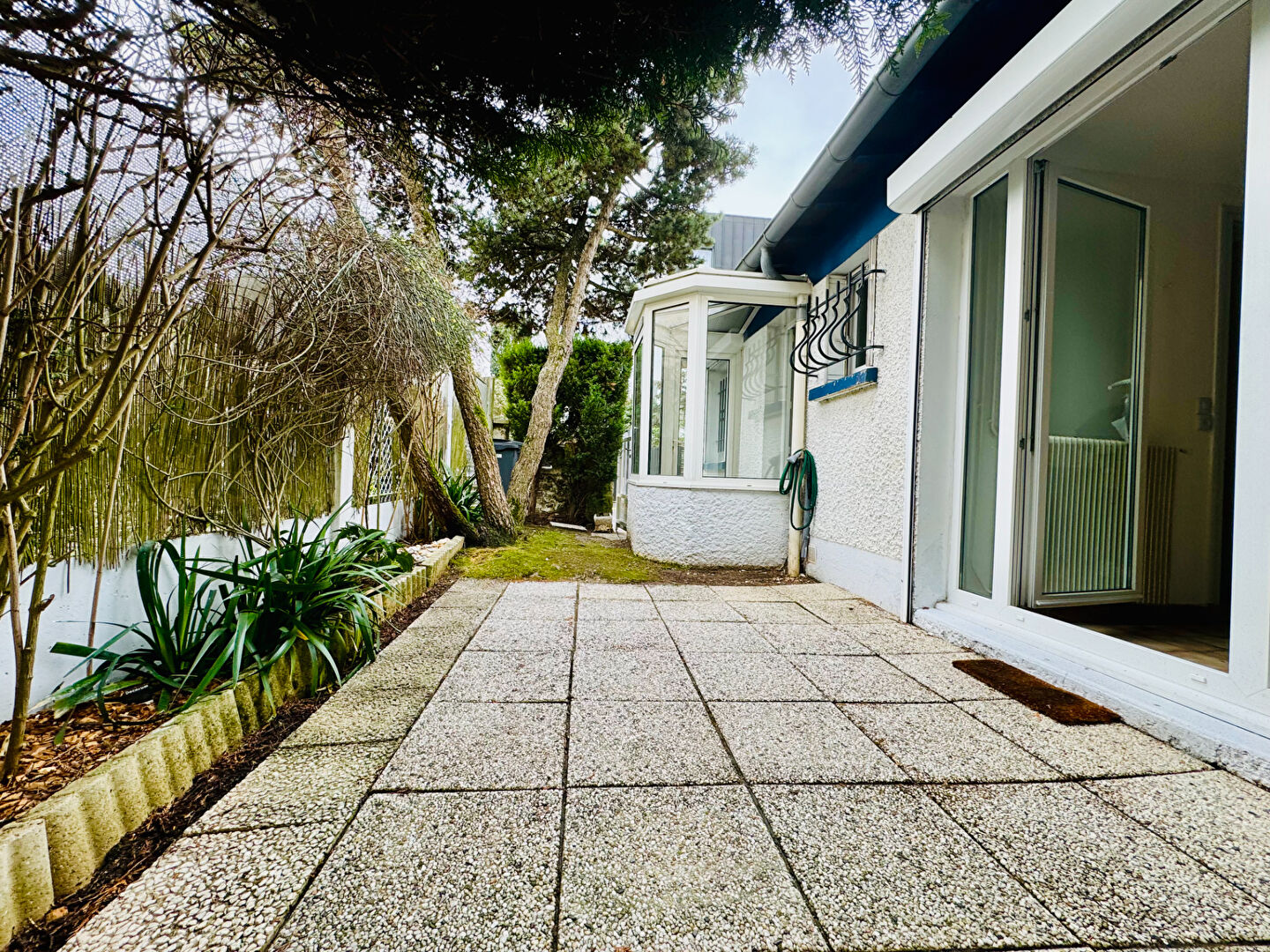 Appartement Chaville RER C  2 pièces 33 m2 loué en meublé calme jardin privatif terrasse sud