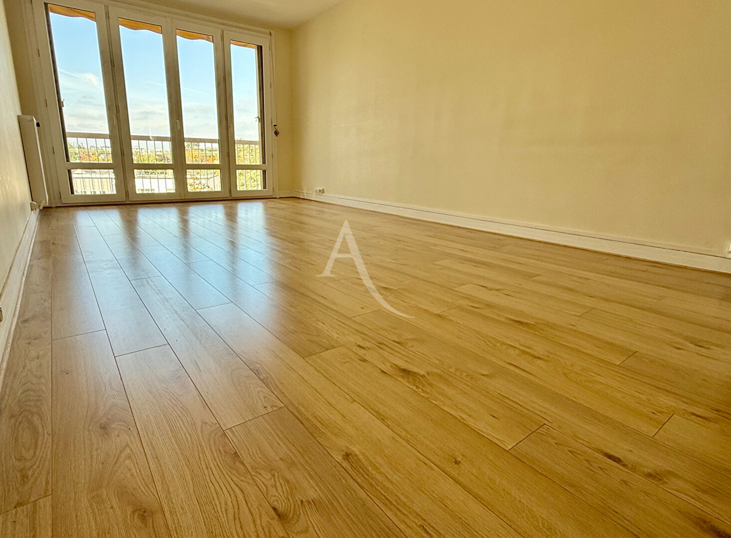 Photo Appartement Chaville 3 pièces 58 m2 EXCLUSIVITÉ  Chaville Rive Gauche balcon cave parking ascenseur image 5/6