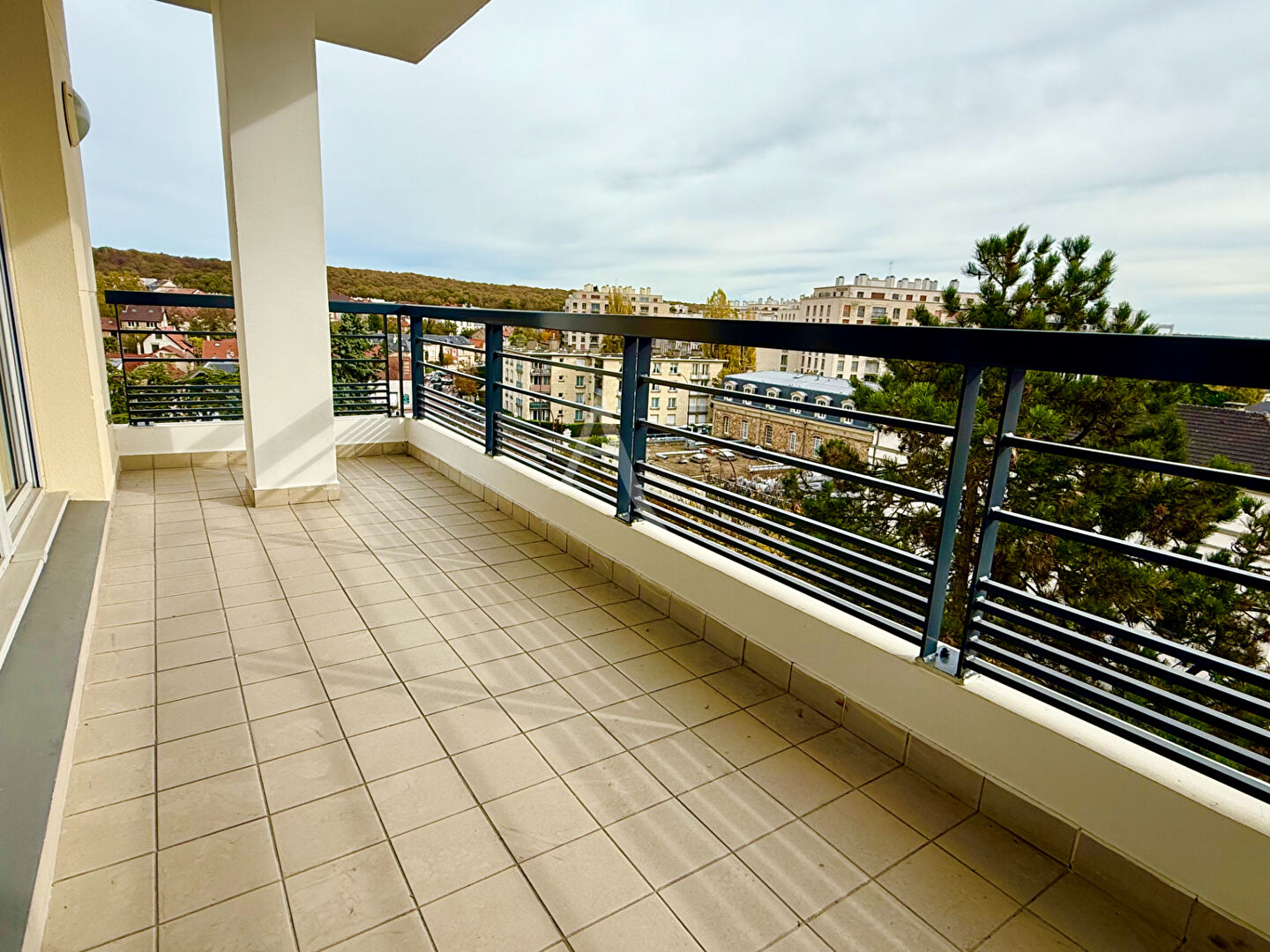 Photo Appartement 3 pièces 76 m² à vendre Versailles Montreuil  Terrasse, balcon, ascenseur parking, cave image 1/6