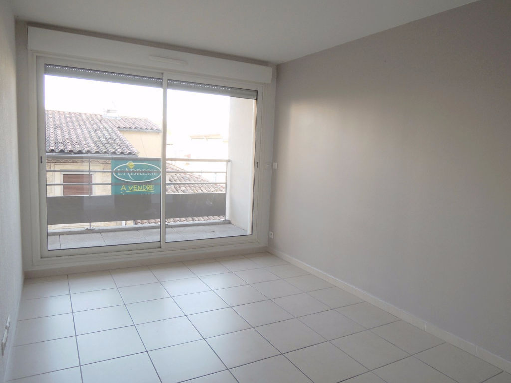 Photo Appartement Nimes 2 pièces avec terrasse et garage image 1/6