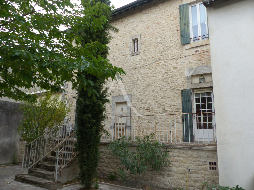 Maison Bellegarde 10 pièce(s) 220 m2 Bellegarde 30127