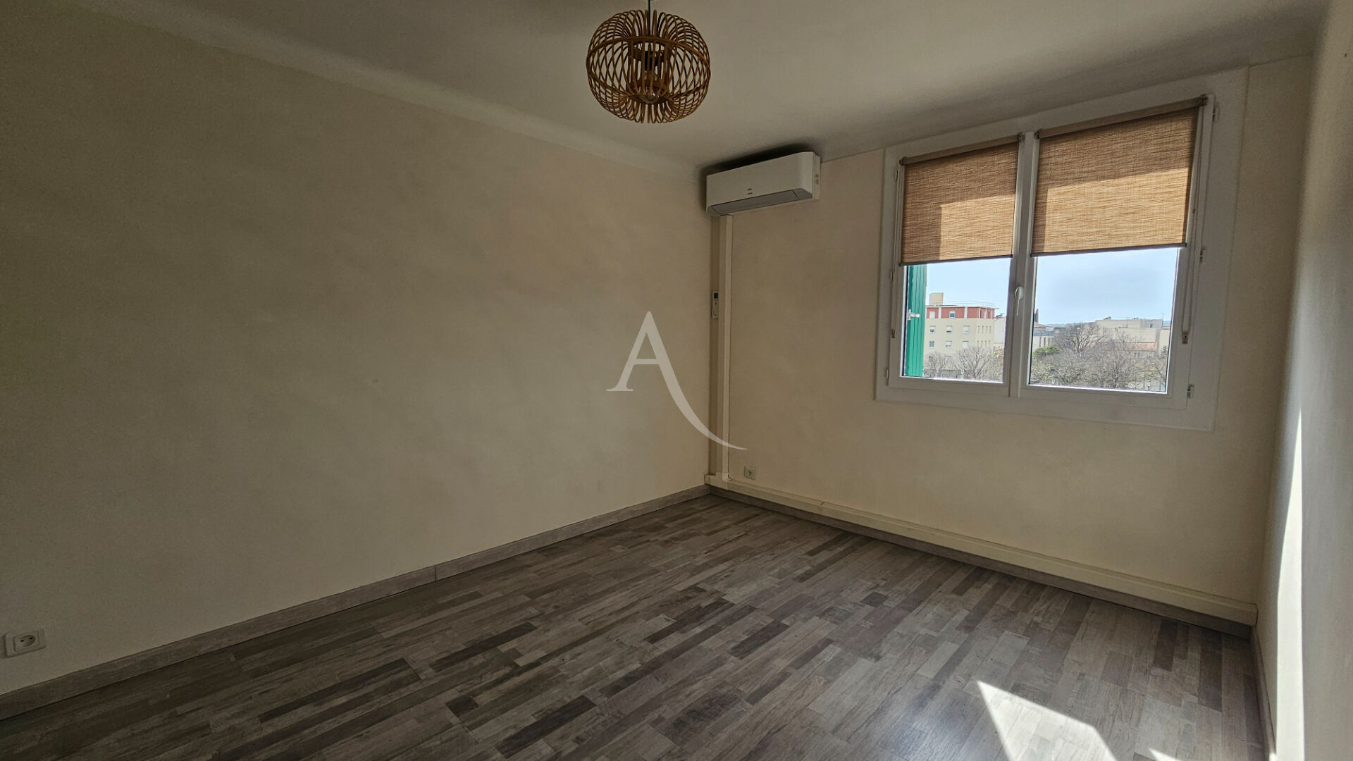 Photo Appartement  4 pièce(s) 83.69 m2 image 6/6