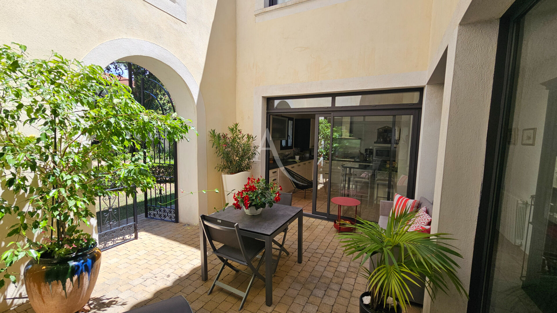 Maison Nimes 5 pièce(s) 145.57m²