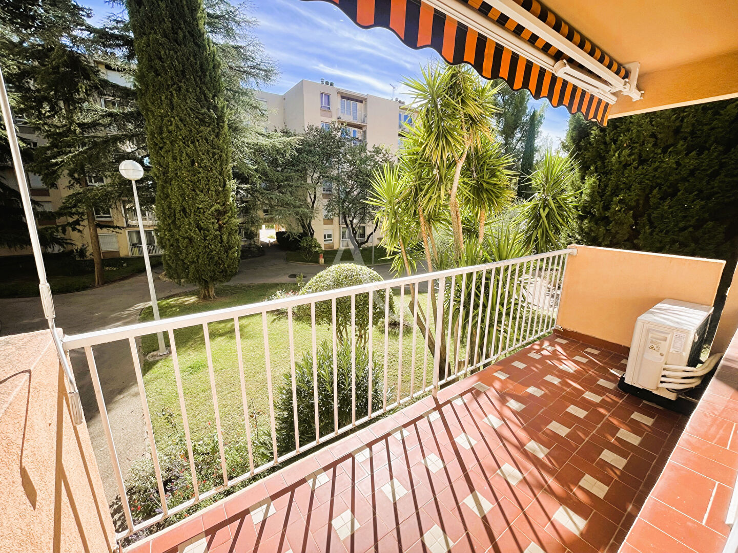 Photo Appartement Nimes 4 pièce(s) 84.16 m2 image 1/6