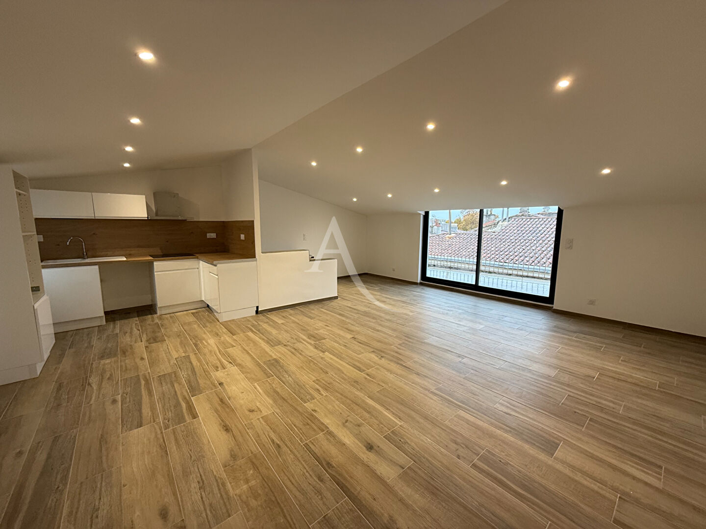 Photo Appartement  4 pièce(s) 91.21 m2 image 1/6