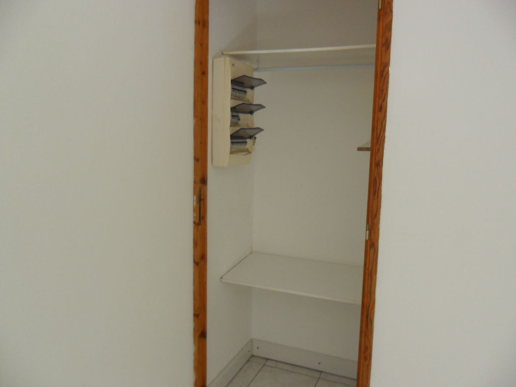 Photo Appartement Bedarieux 2 pièce(s) 31.5 m2 - Loyer 410  CC image 3/6