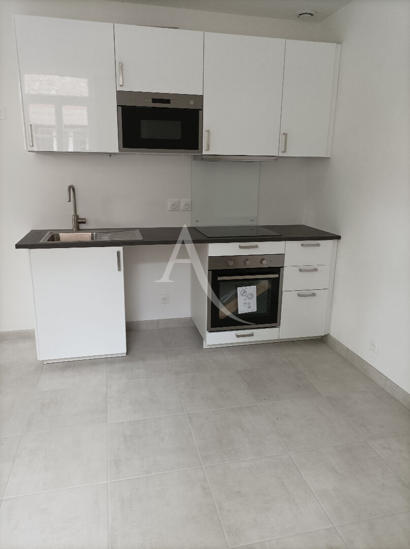 Photo BEDARIEUX - Studio 27.80 m² - LOYER 380  CC image 2/6