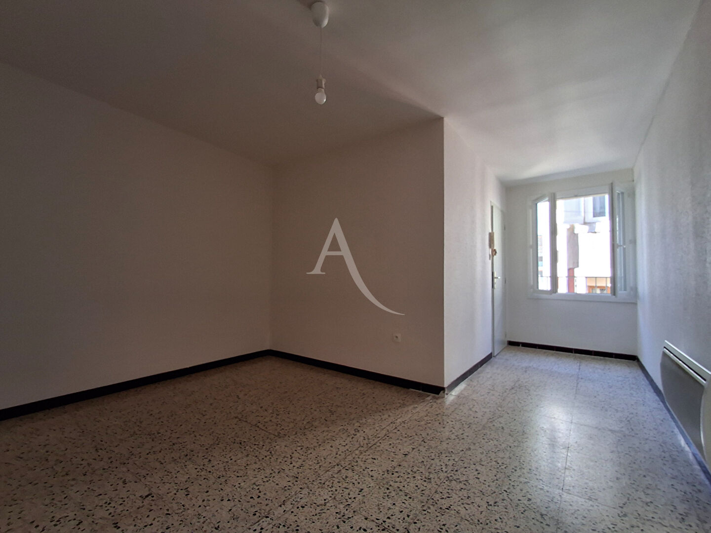 Photo Immeuble de 170 m² avec garage et terrasse image 6/6