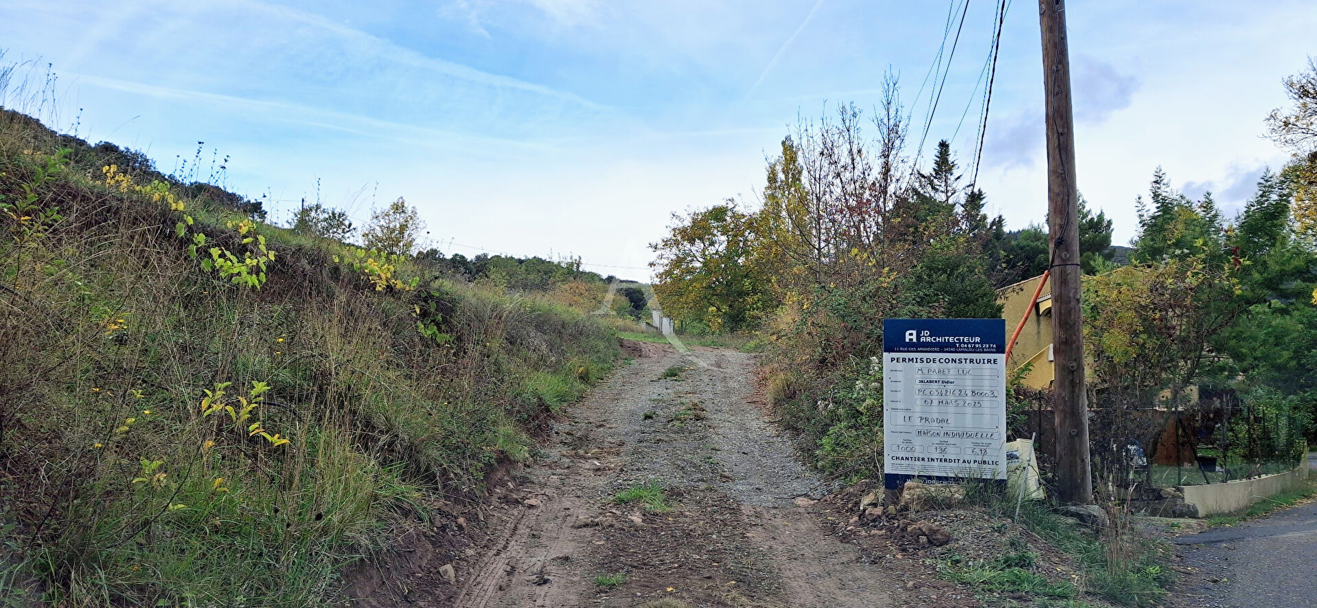 Photo Terrain constructible 1096 m2 LE PRADAL (10 minutes d'HEREPIAN) image 3/3