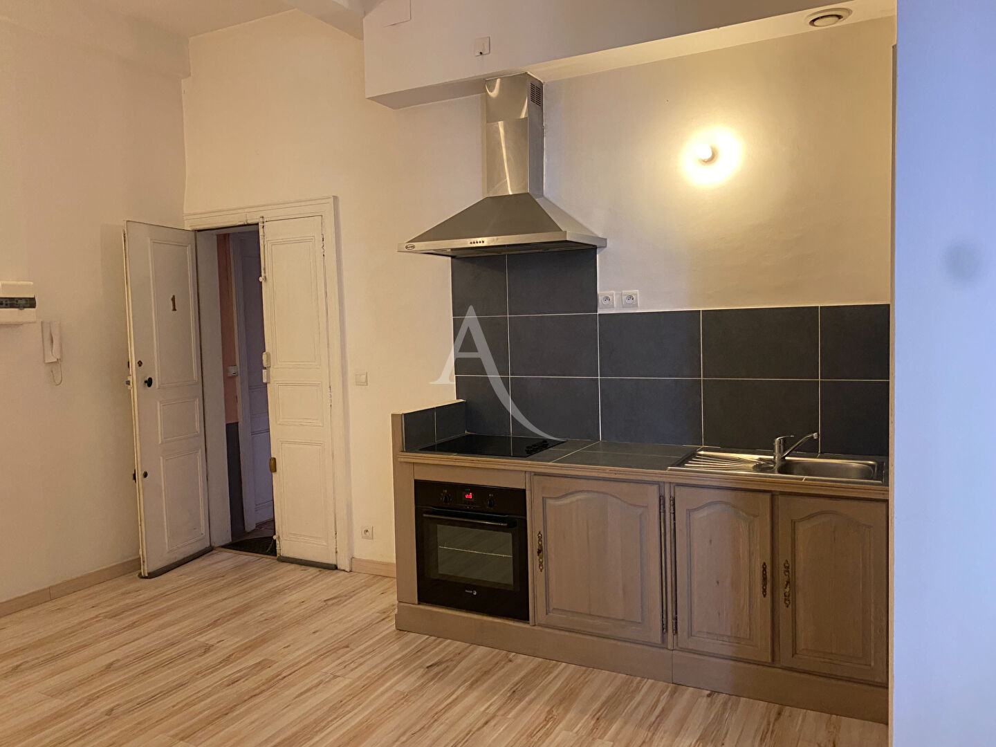 Studio BEDARIEUX - 26.10 m2 - Loyer 380 CC