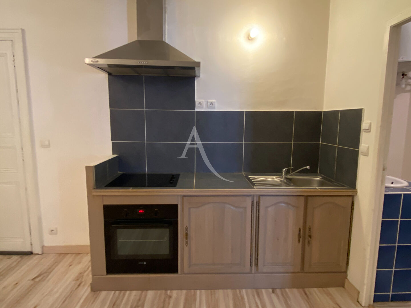 Photo Studio BEDARIEUX - 26.10 m2 - Loyer 380 CC image 2/6