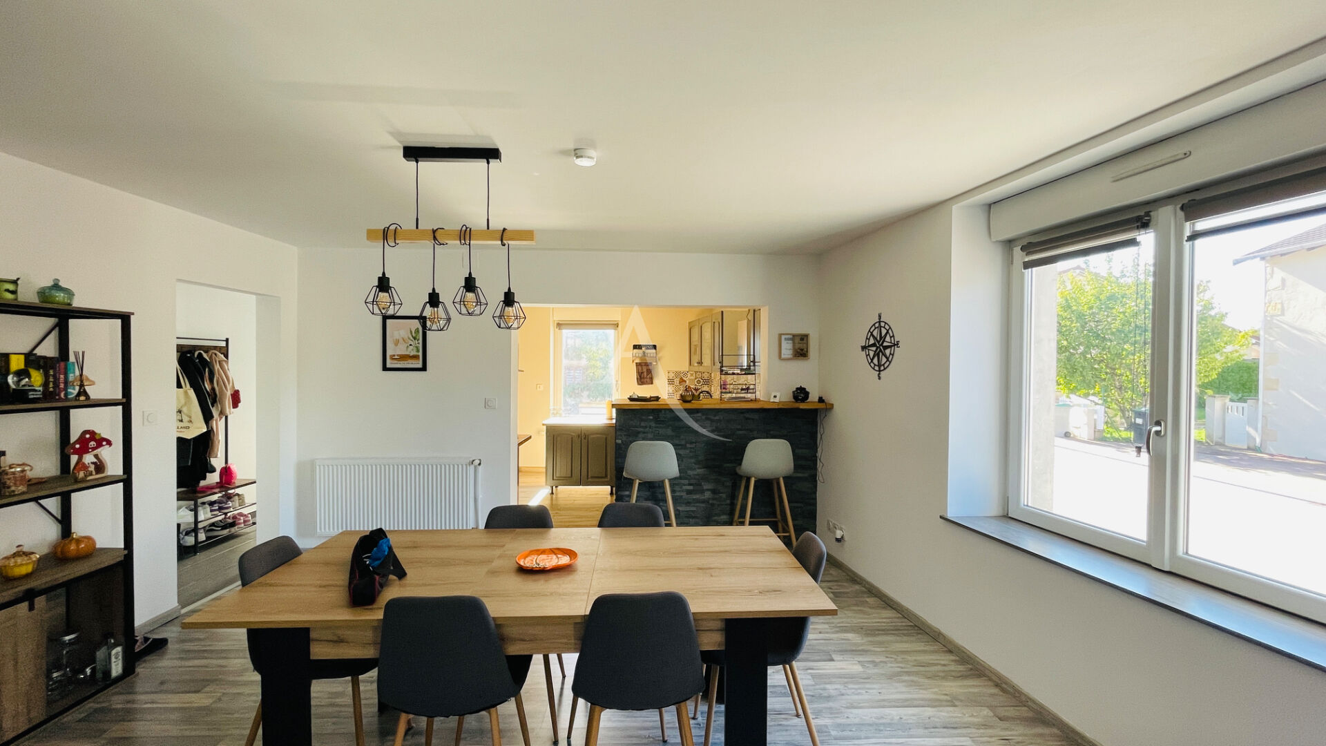 Photo Maison 6 pièce(s) 200 m2 image 3/6