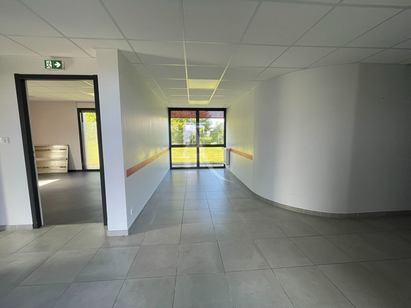 Photo LOCAL PROFESSIONNEL - MONTRICHARD image 2/6