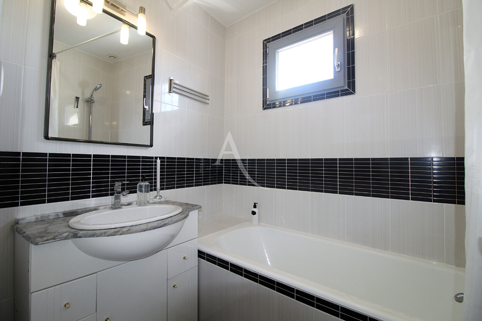 Photo Maison de pays -2 ou 3 chambres - Bourré image 4/6