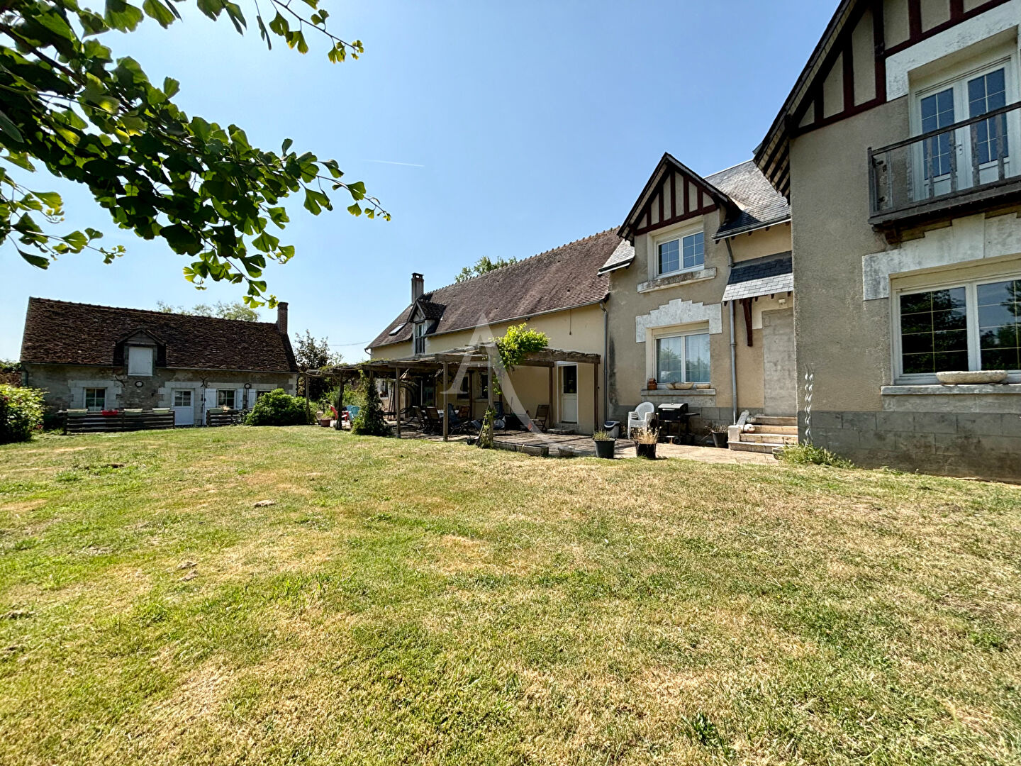 Photo Ensemble immobilier champêtre image 2/6