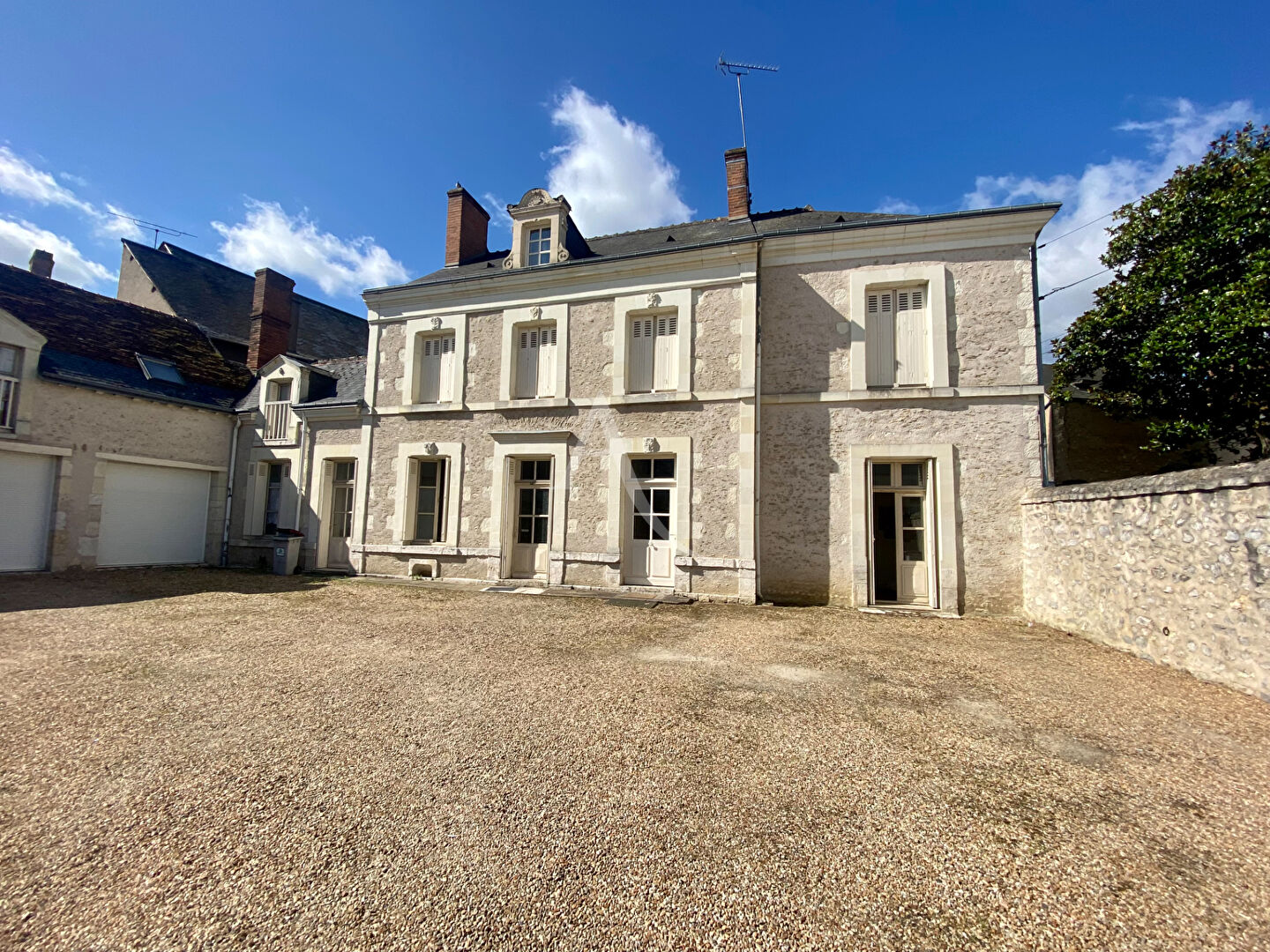 Agence immobilière de l'Adresse Contres