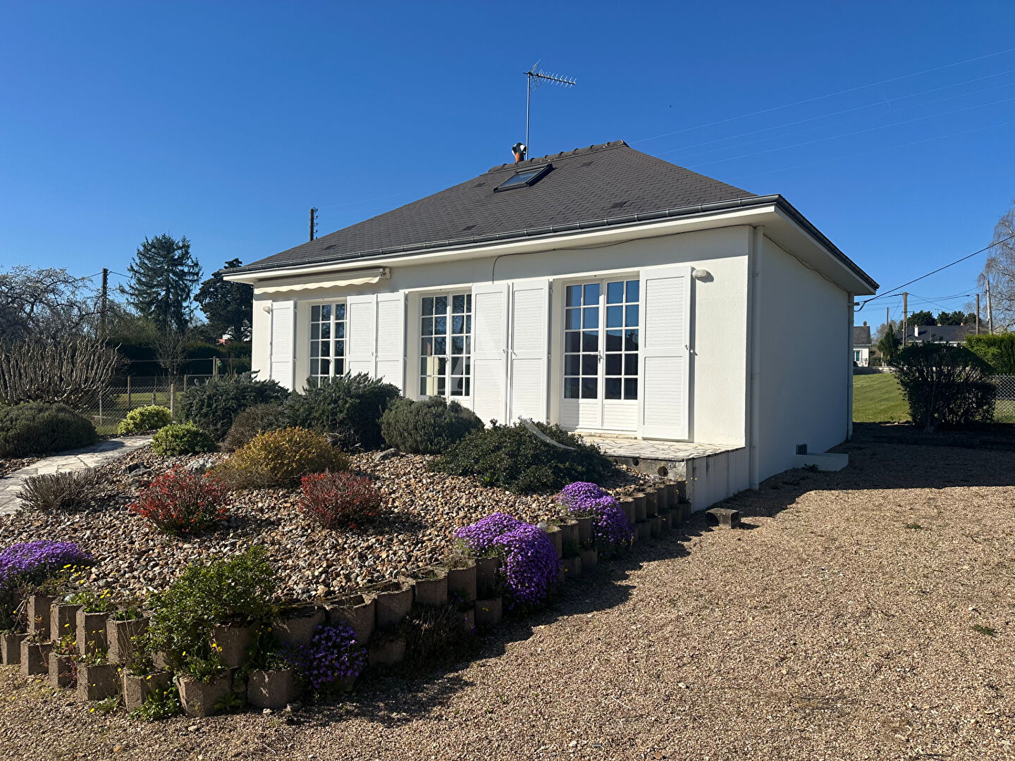 Agence immobilière de 
 L'Adresse  CABINET PAUTOUT - L'ADRESSE LA VALLÉE DU CHER - BLÉRÉ 
