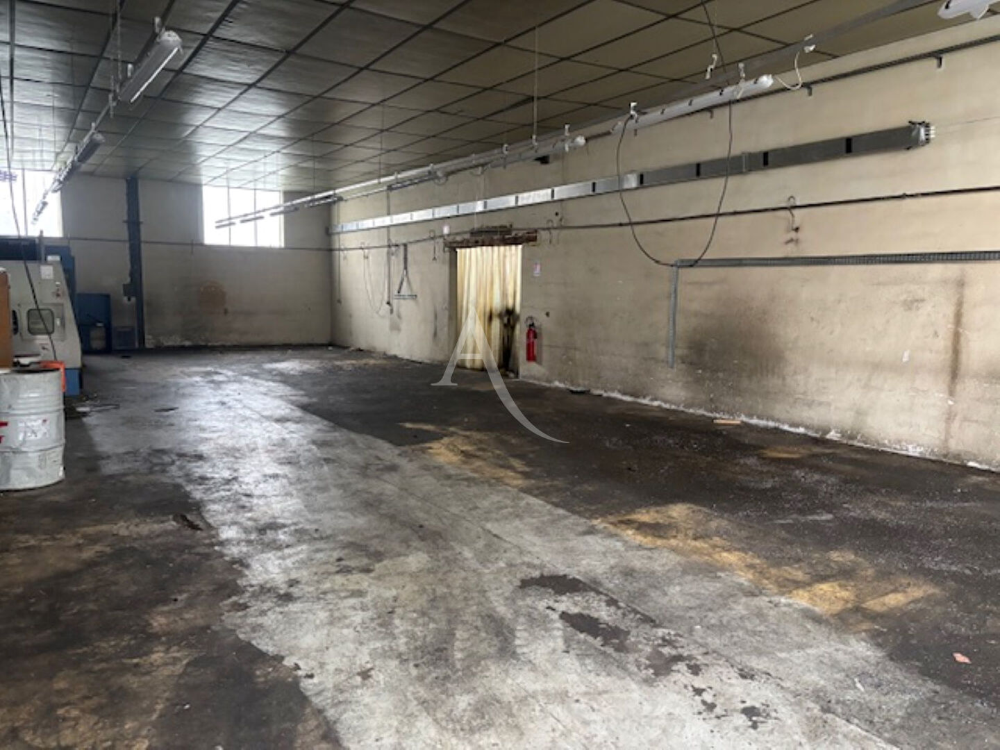 Photo Proche LAMOTTE BEUVRON bâtiment de 660m² image 5/5