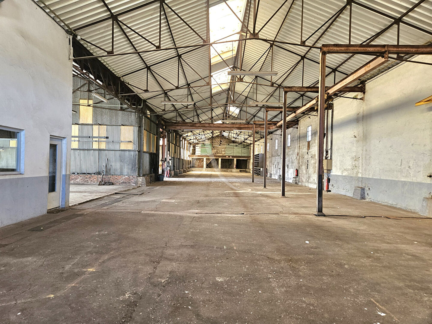 Photo Local commercial Saint Georges Sur Cher image 3/6