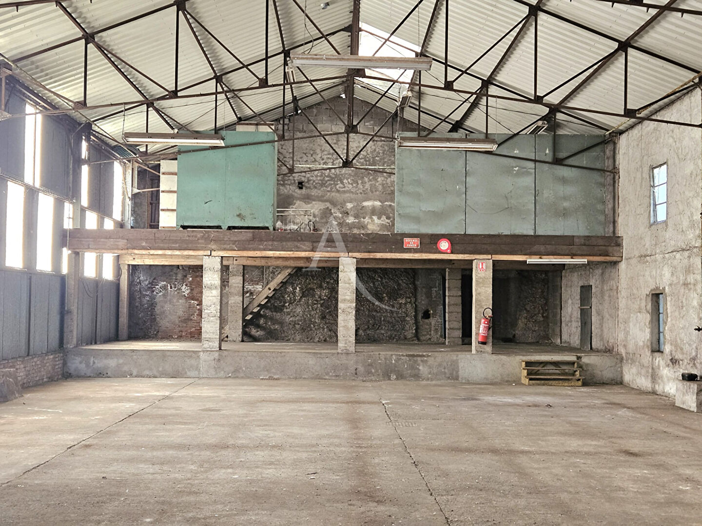 Photo Local commercial Saint Georges Sur Cher image 6/6