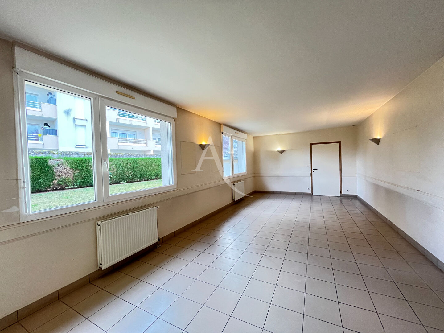 VINEUIL - PROCHE COMMERCES