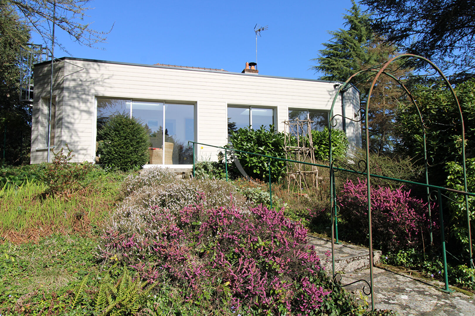 Agence immobilière de L'ADRESSE LA FERTE - L'ADRESSE LA FERTE