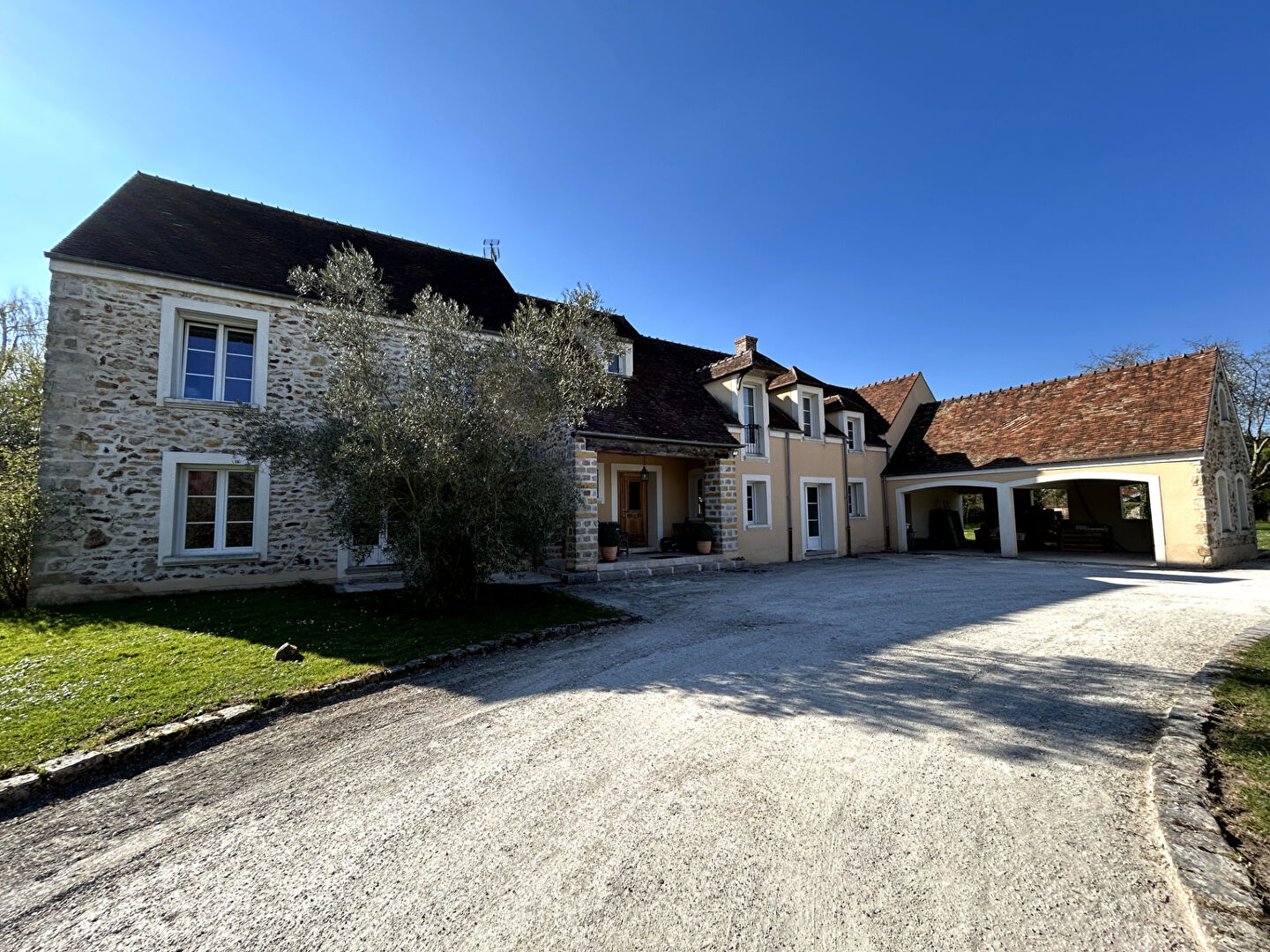 Agence immobilière de HABITAT CONSULTING - L'ADRESSE Roissy-en-Brie