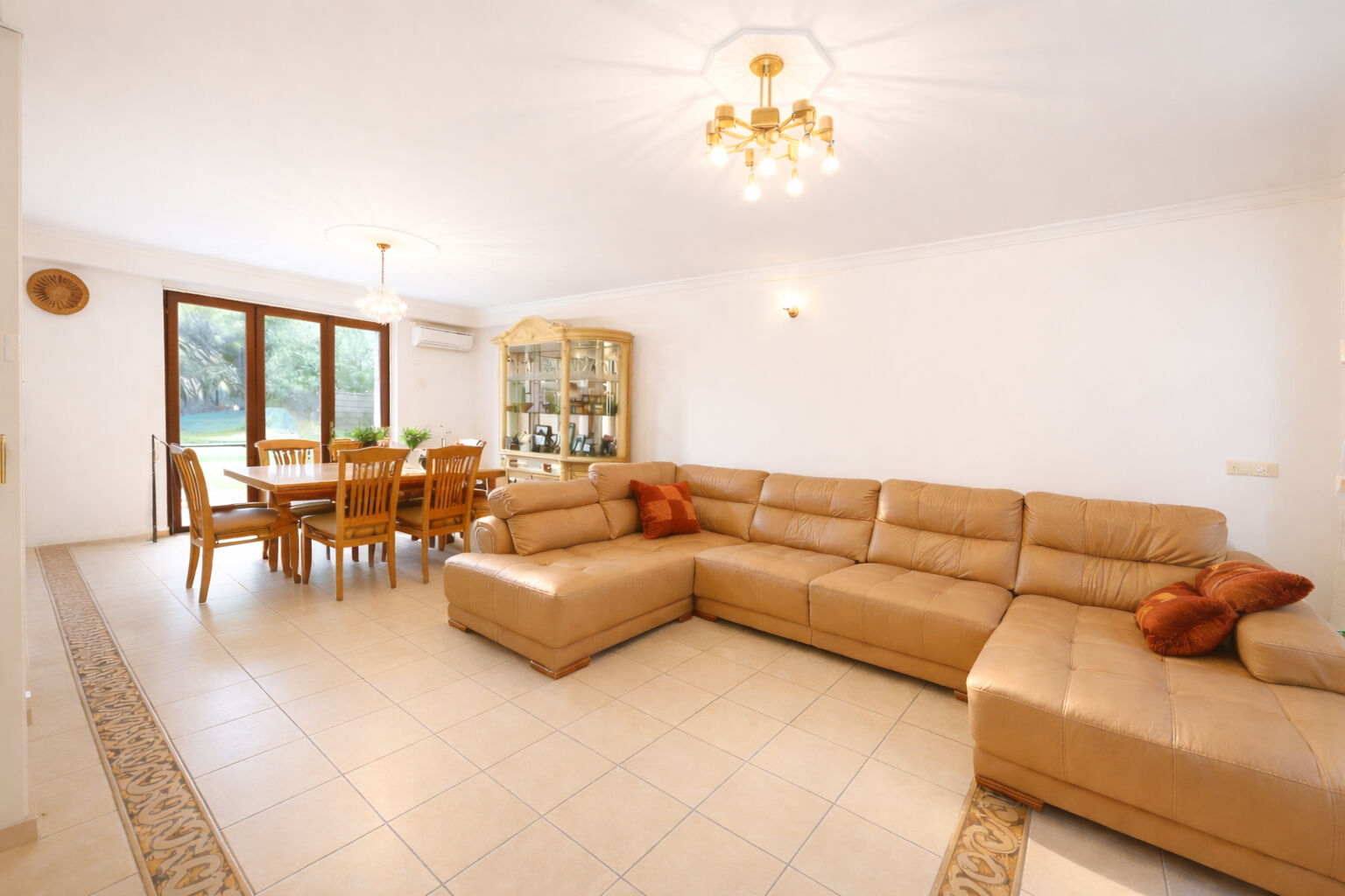 Agence immobilière de L'ADRESSE ROISSY - HABITAT CONSULTING