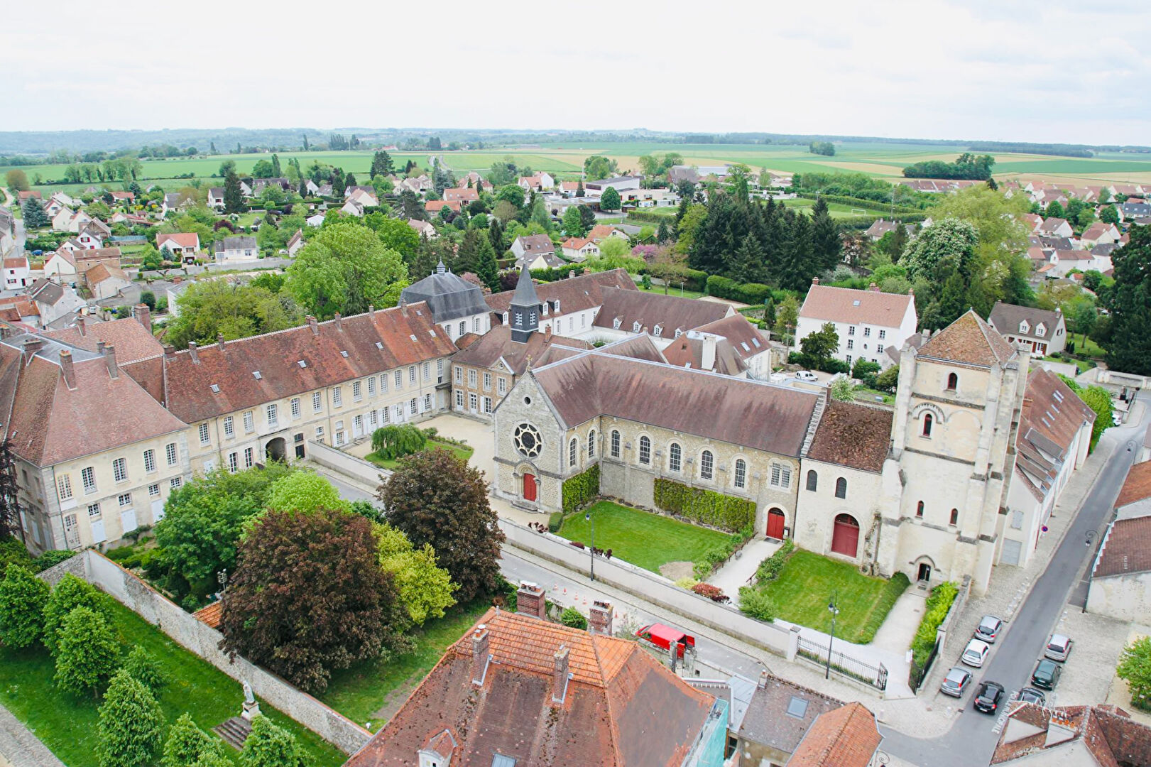 Agence immobilière de L'ADRESSE ROISSY - HABITAT CONSULTING