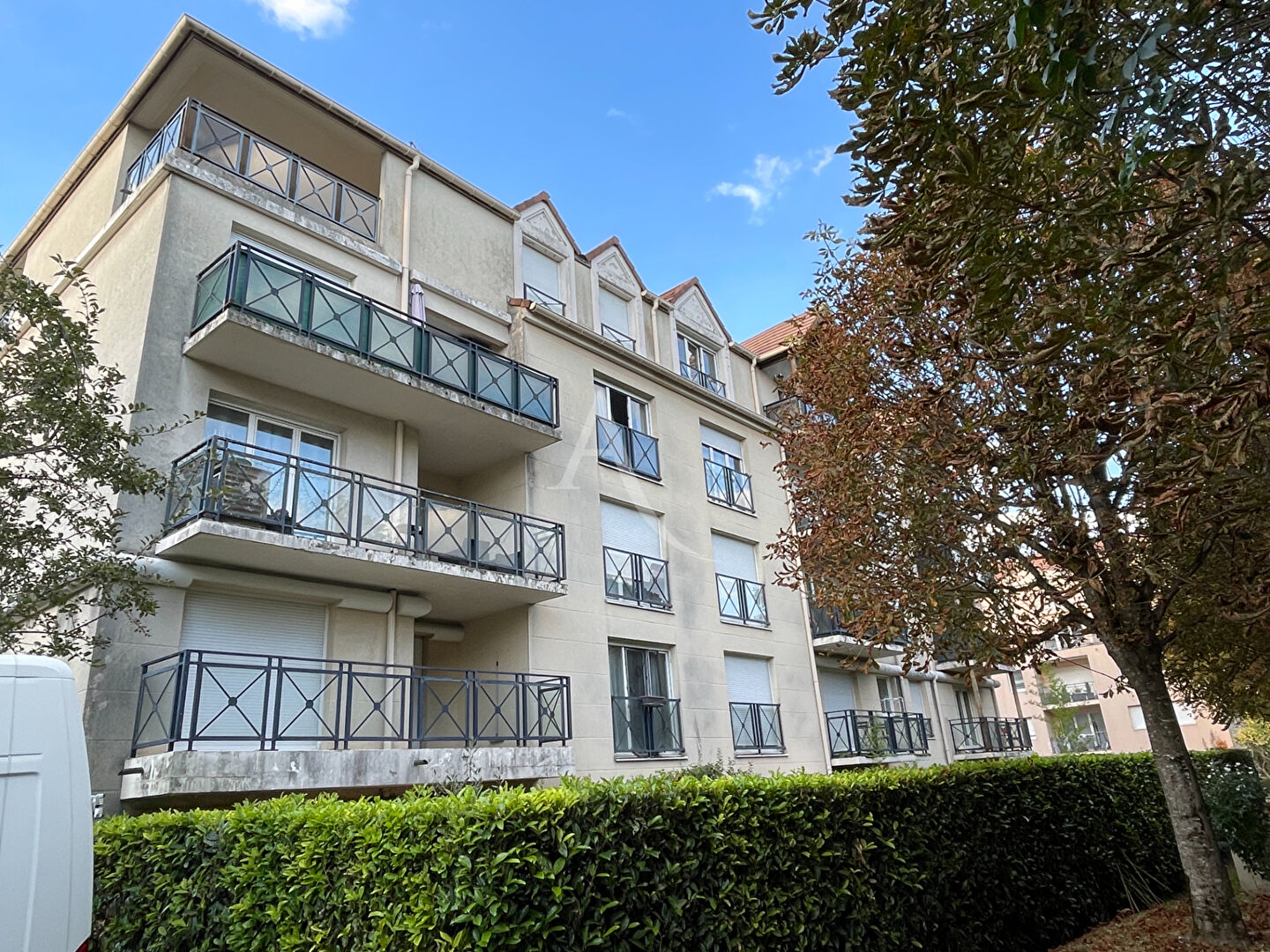 Agence immobilière de L'ADRESSE ROISSY - HABITAT CONSULTING