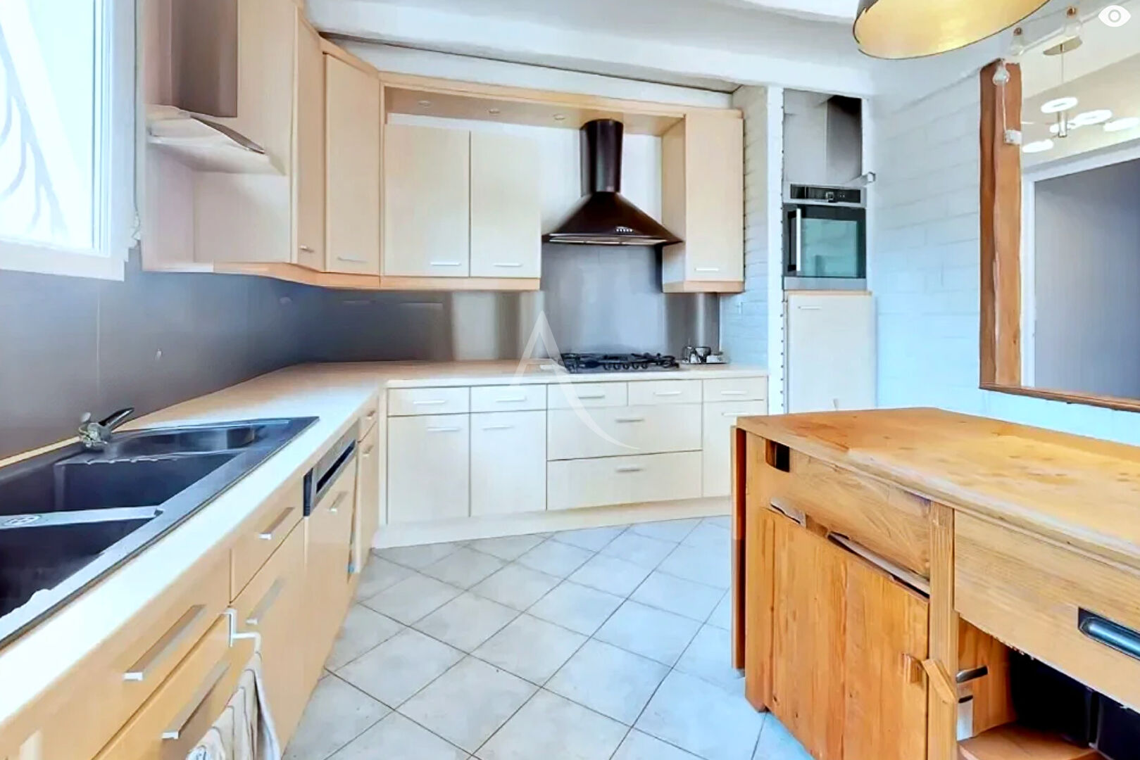 Photo Maison Champs Sur Marne 8 pièce(s) 207 m2 image 1/6