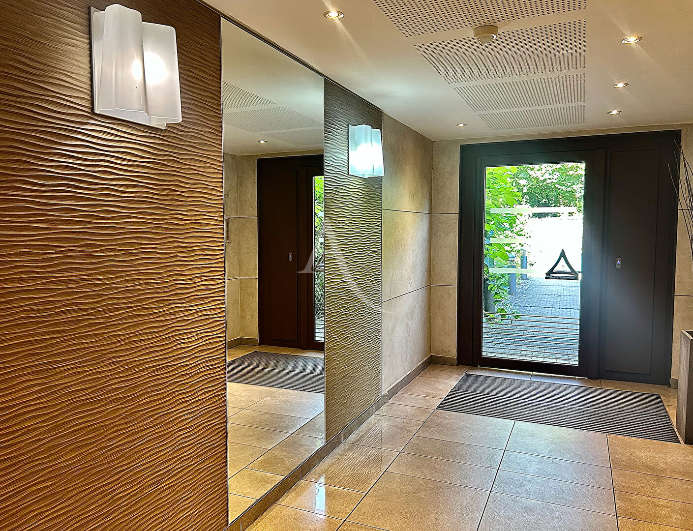 Agence immobilière de HABITAT CONSULTING - L'ADRESSE Roissy-en-Brie