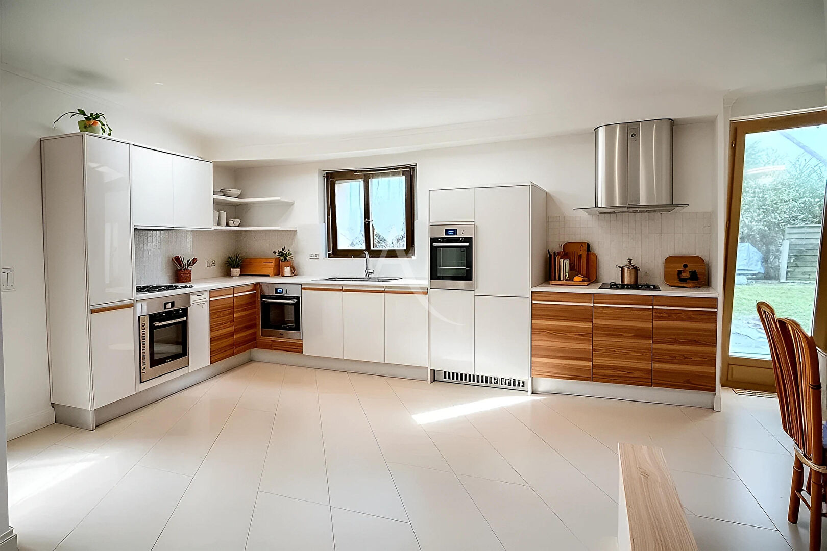 Photo Maison familiale éco-performante avec jardin et confort moderne à Collégien image 3/6