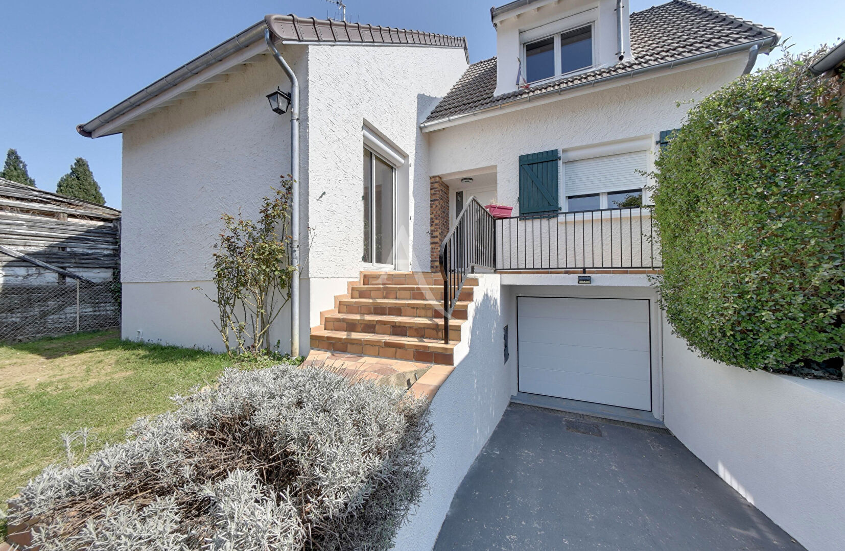 Agence immobilière de L'Adresse LATITUDE IMMOBILIER - LATITUDE IMMOBILIER - Agence de CHEVRY