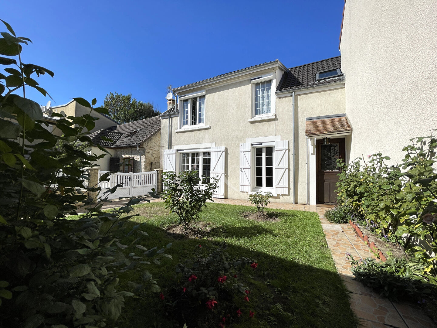 Agence immobilière de L'Adresse LATITUDE IMMOBILIER - LATITUDE IMMOBILIER - Agence de CHEVRY