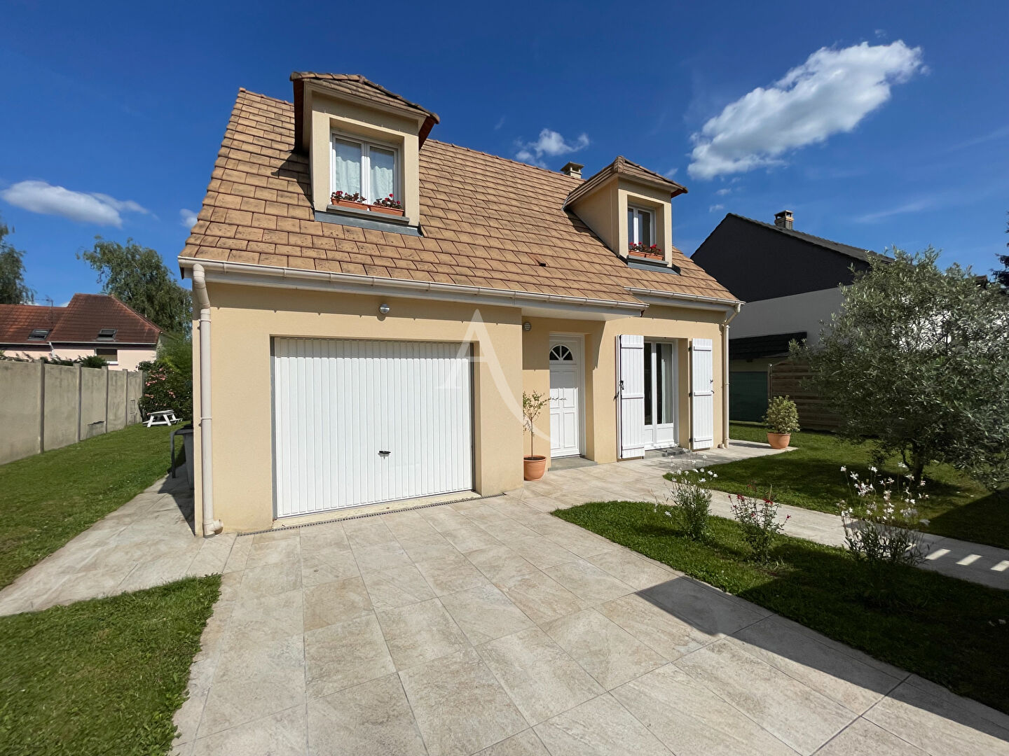 Agence immobilière de L'Adresse LATITUDE IMMOBILIER - LATITUDE IMMOBILIER - Agence de CHEVRY