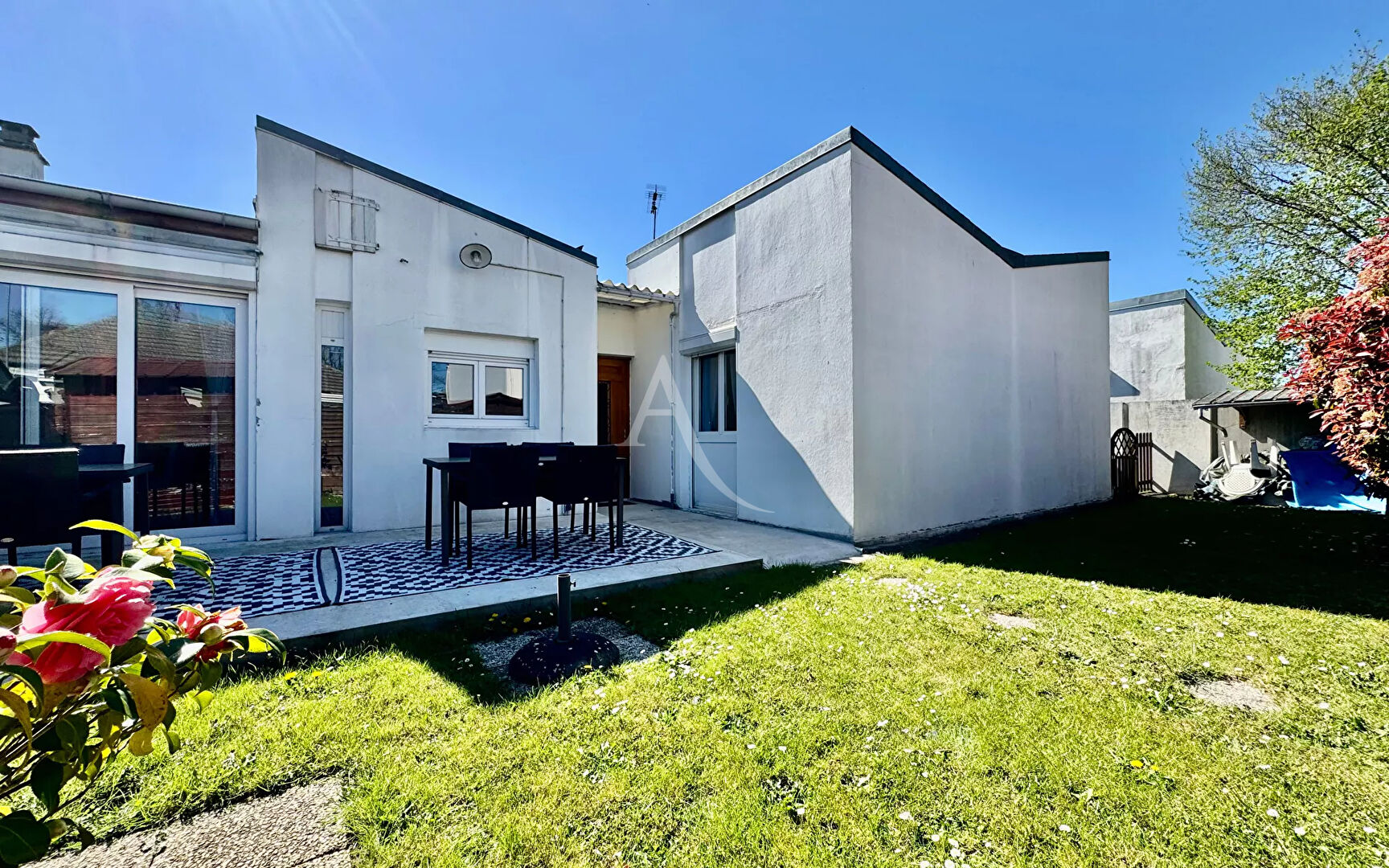 Agence immobilière de L'Adresse LATITUDE IMMOBILIER - LATITUDE IMMOBILIER - Agence de CHEVRY
