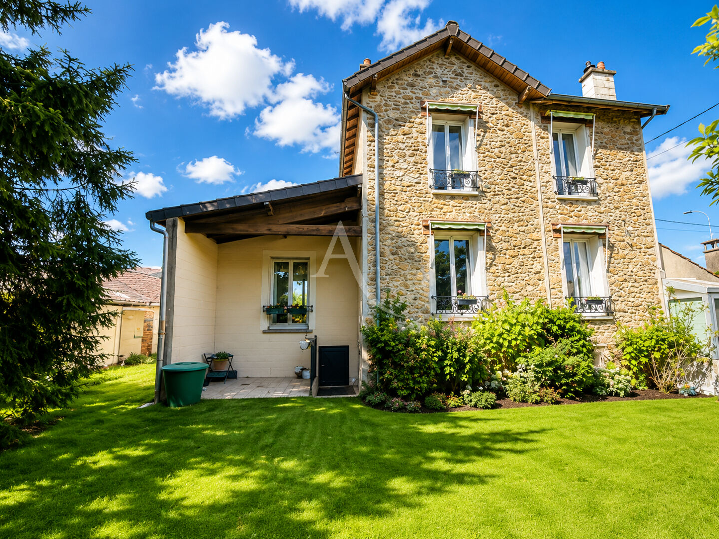 Agence immobilière de L'Adresse LATITUDE IMMOBILIER - LATITUDE IMMOBILIER - Agence de CHEVRY