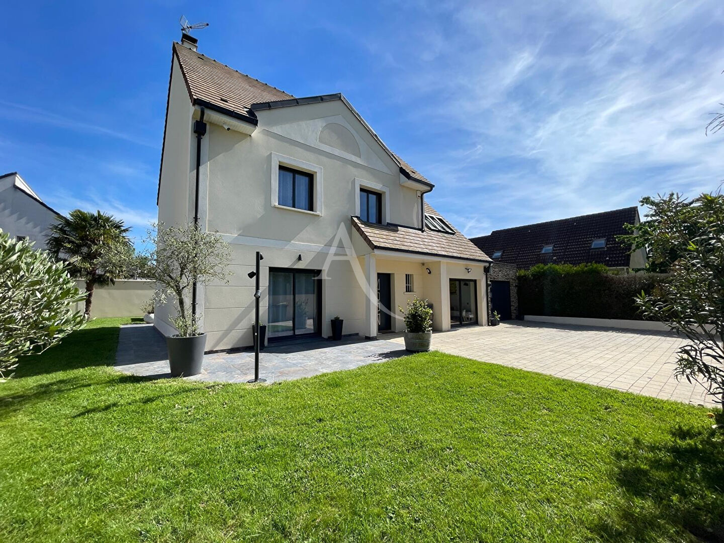 Agence immobilière de L'Adresse LATITUDE IMMOBILIER - LATITUDE IMMOBILIER - Agence de CHEVRY