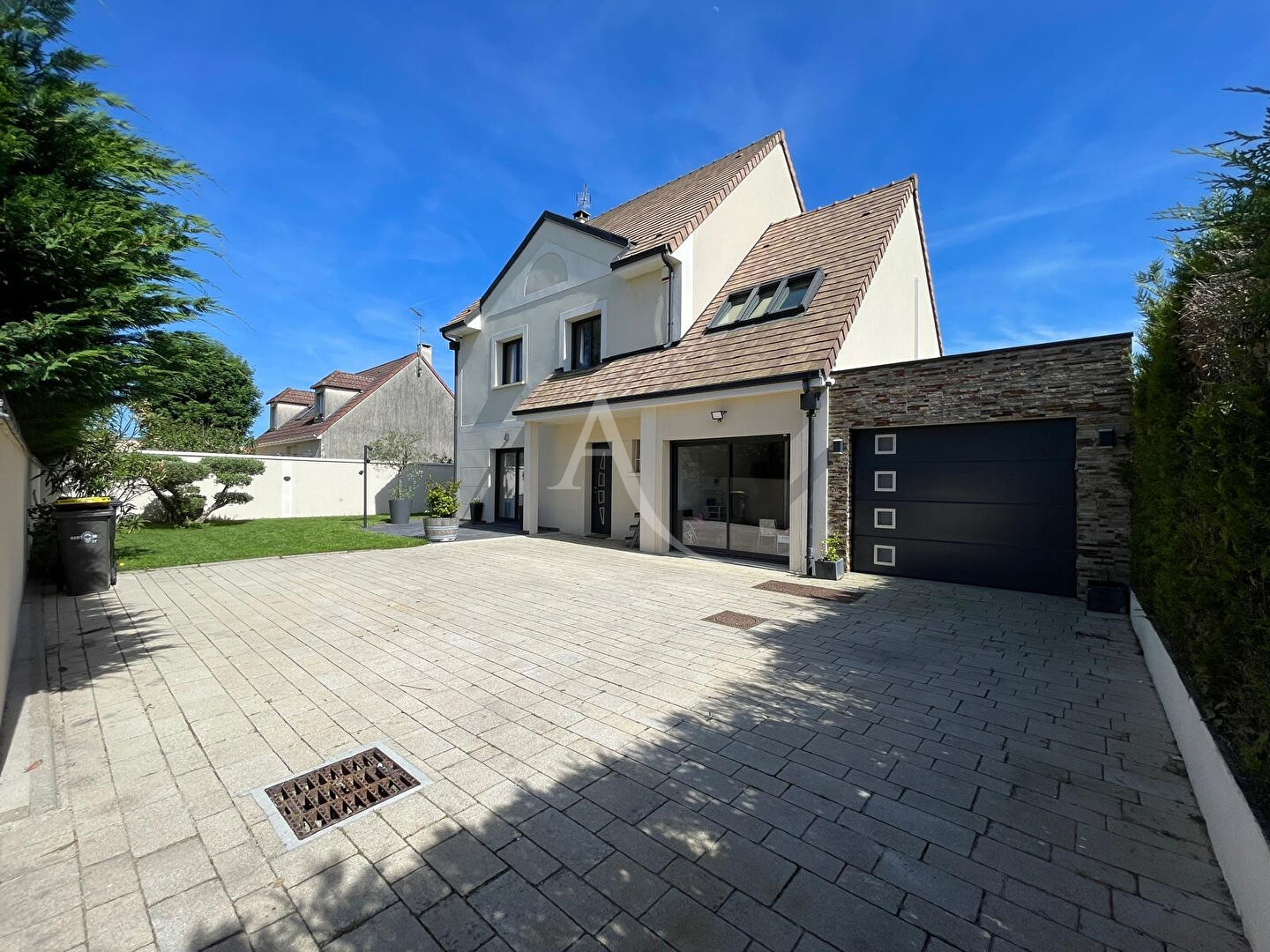 Agence immobilière de L'Adresse LATITUDE IMMOBILIER - LATITUDE IMMOBILIER - Agence de CHEVRY