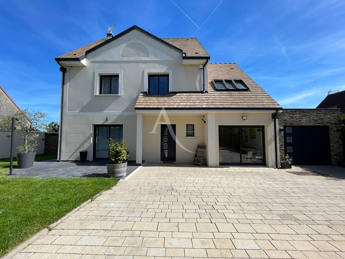 Agence immobilière de L'Adresse LATITUDE IMMOBILIER - LATITUDE IMMOBILIER - Agence de CHEVRY