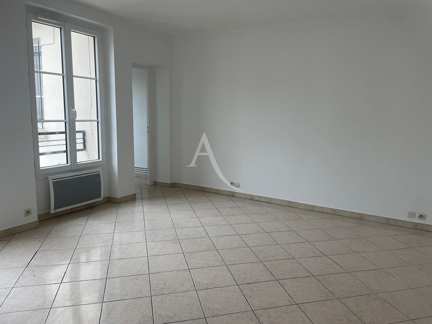 Photo A LOUER STUDIO-24.89 M² image 1/4