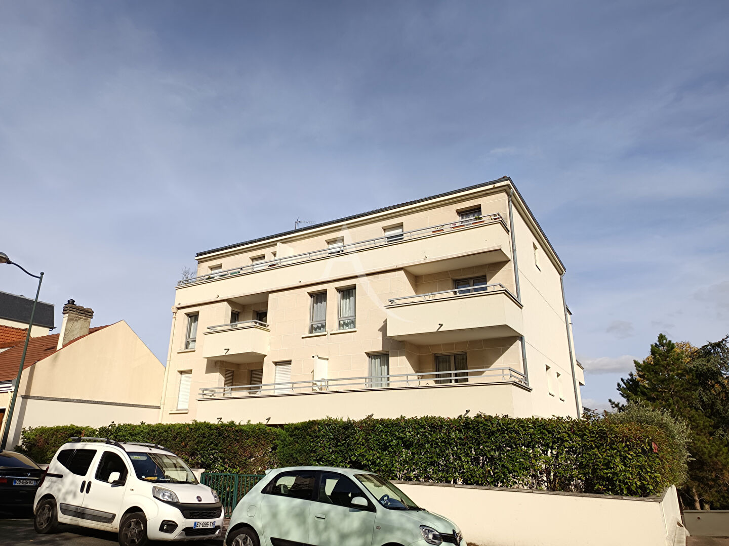 LOCAL PROFESSIONNEL - JOINVILLE LE PONT