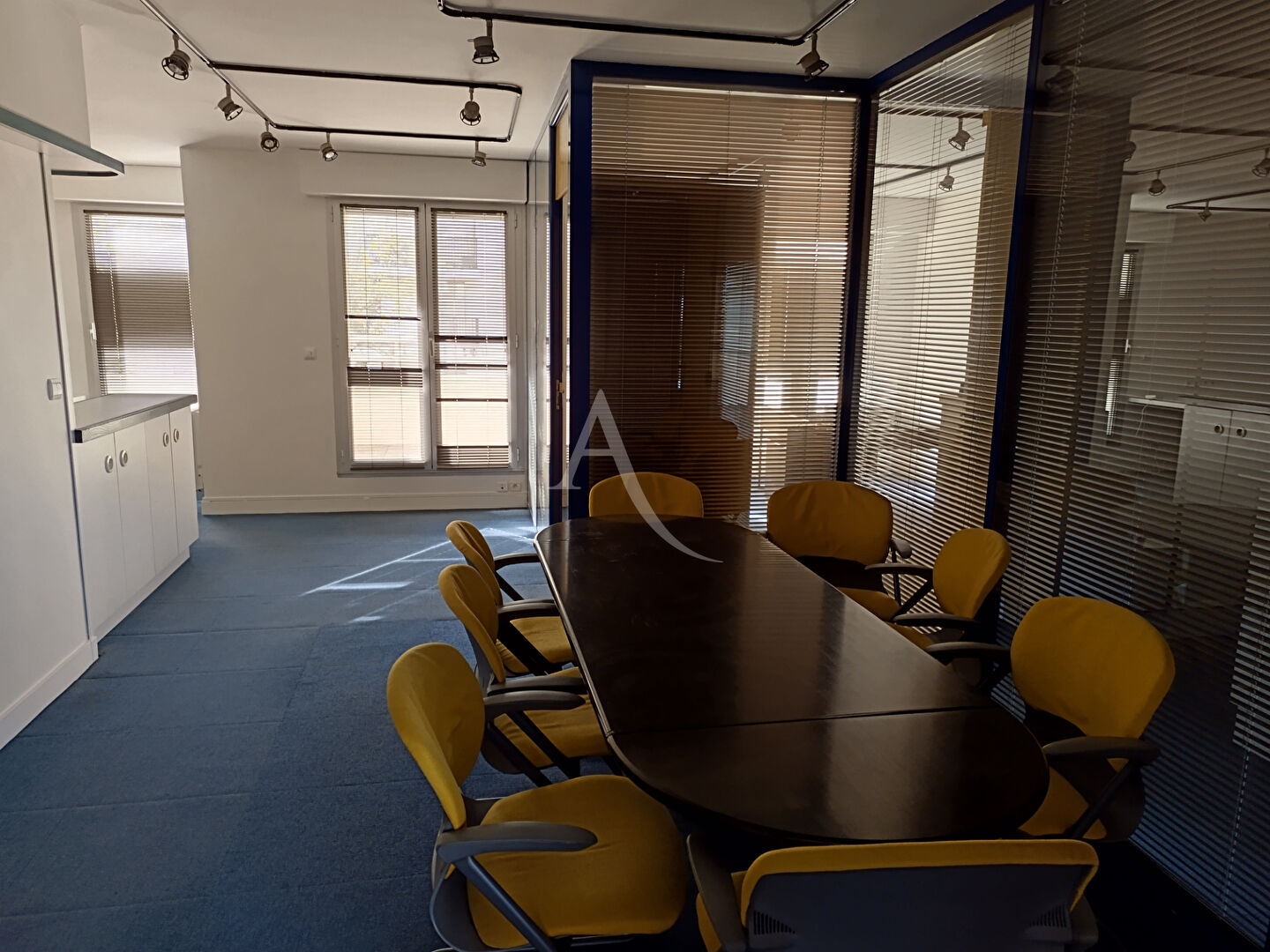 Photo LOCAL PROFESSIONNEL - JOINVILLE LE PONT image 2/6